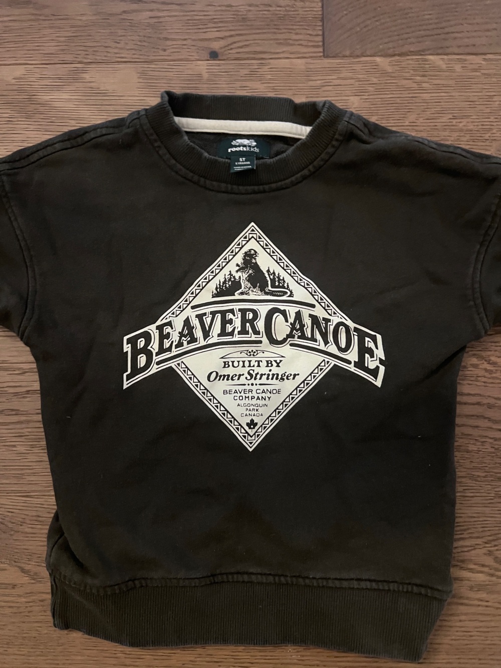 Beaver Canoe Black Graphic Crewneck Sweatshirt size 5T kids